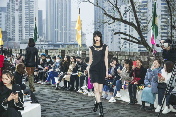 ballbet������(�й�)����ɭ����