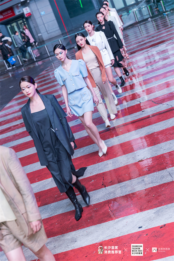 ballbet������(�й�)����ɭ����